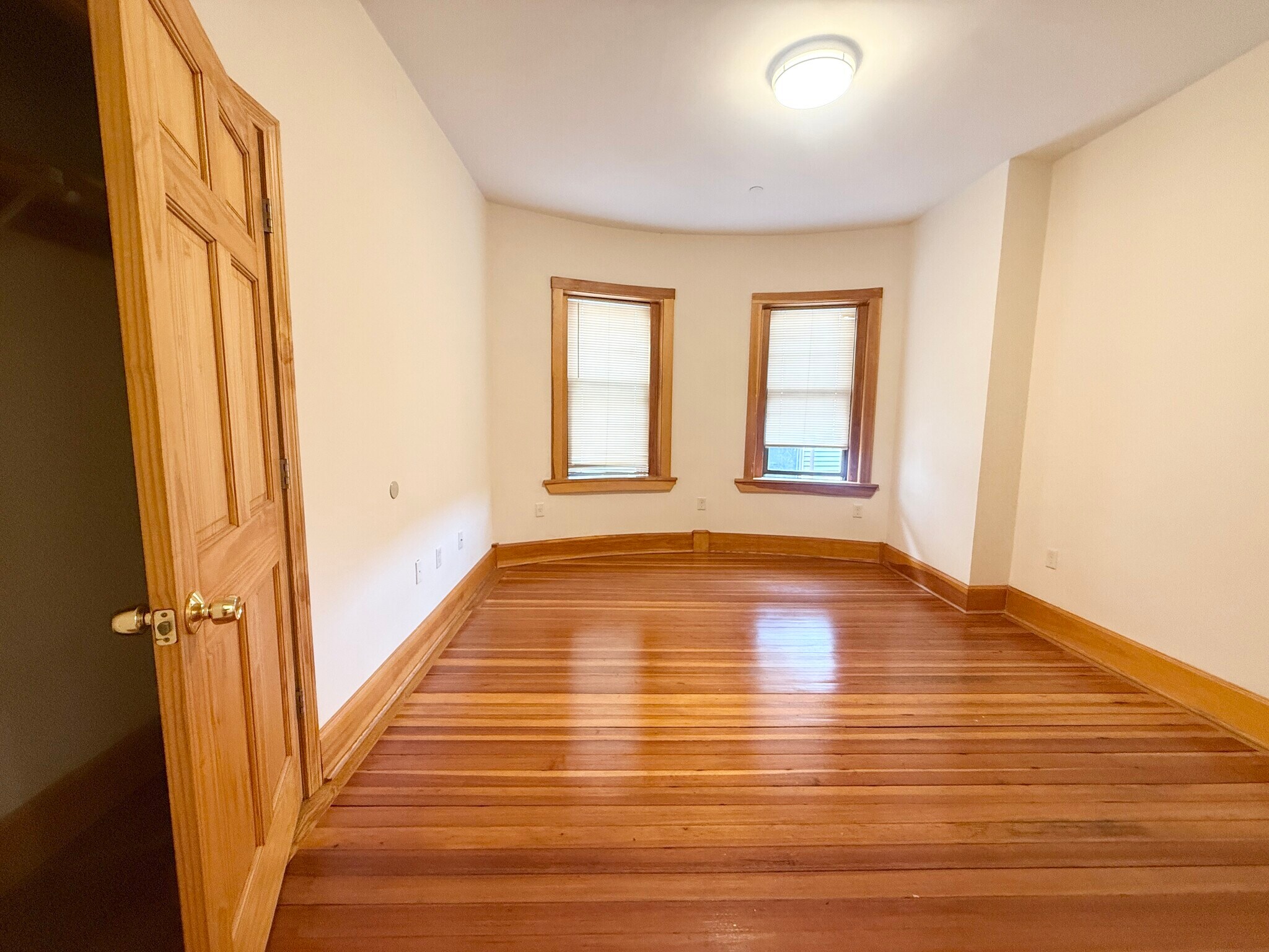 Building Photo - 149 Hillside St