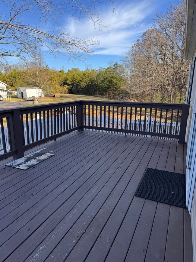 Building Photo - 3 Bedroom || 2 Bathroom in Concord