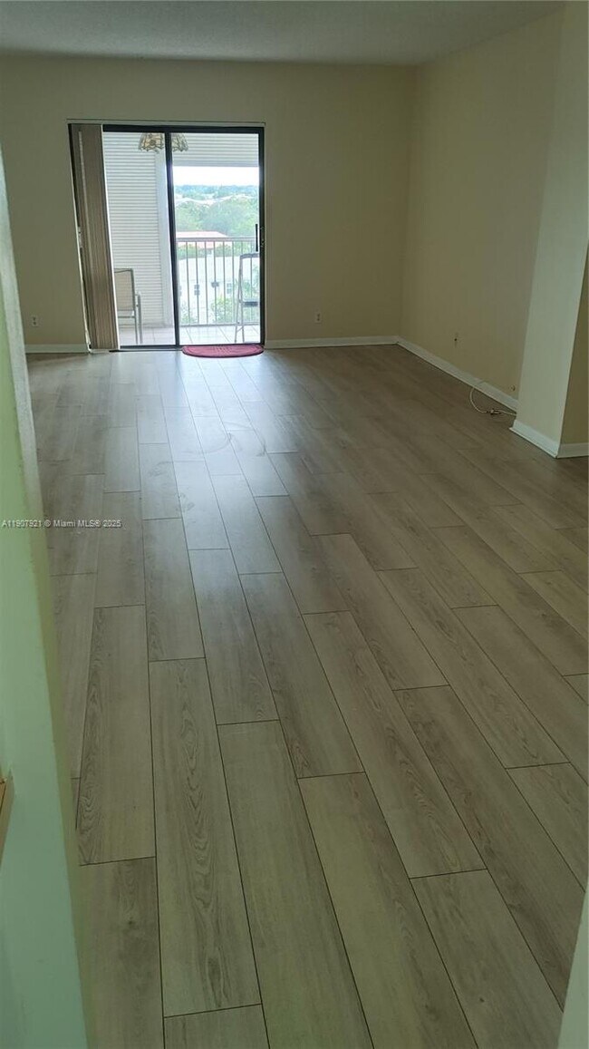 Building Photo - 3575 Brokenwoods Dr