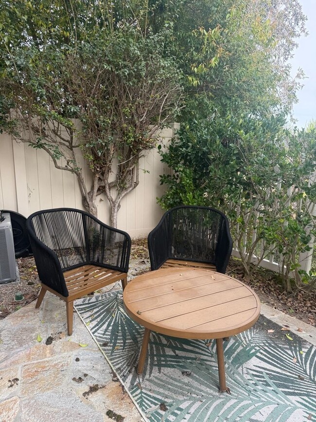 Building Photo - Perfect Encinitas location!