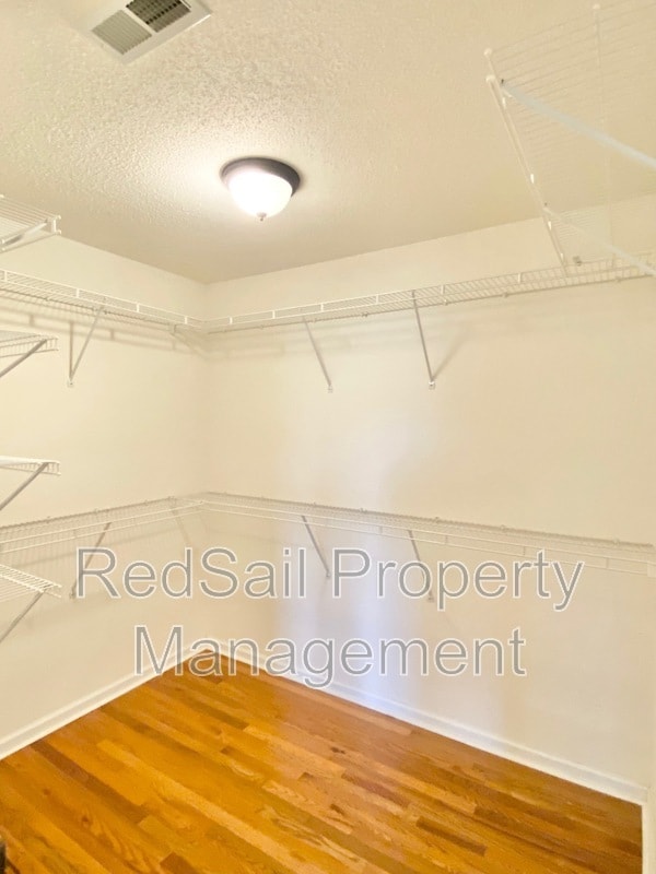 Building Photo - 144 River Walk Ct