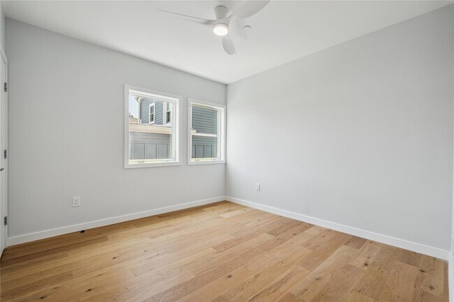 Building Photo - 46 Hudson St