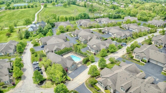 Building Photo - 9097 Royal Oak Ln