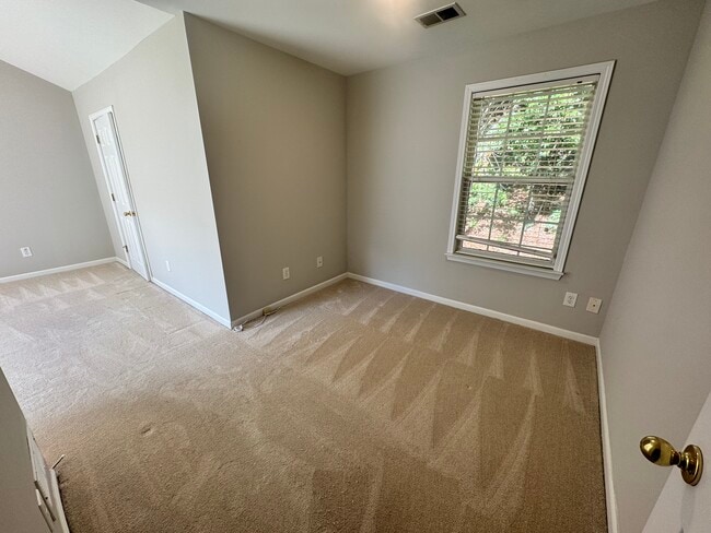 Building Photo - 1409 Cottage Dr NW