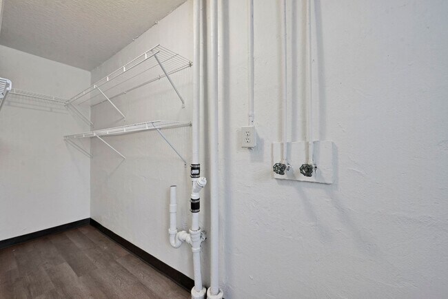 Building Photo - 2 Bedroom Affordable Housing Apartment