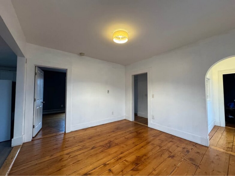 Building Photo - 6 Graham St