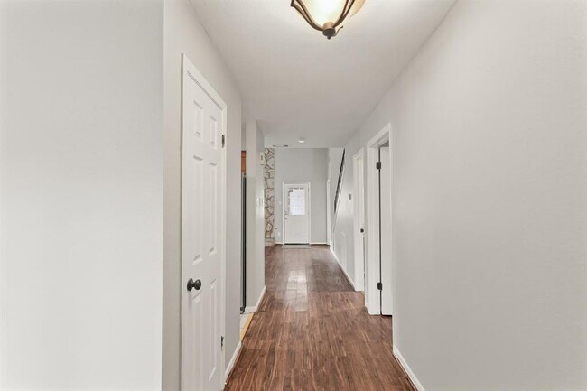 Building Photo - 12322 Wild Pine Dr