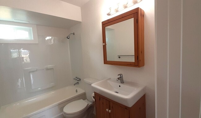 Building Photo - Beautiful 2 bedroom House...Just for you!