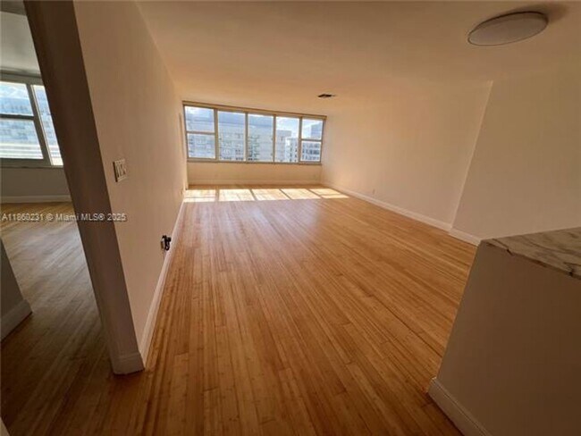 Building Photo - 5600 Collins Ave