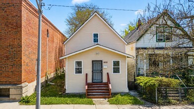 Building Photo - 6913 S Throop St