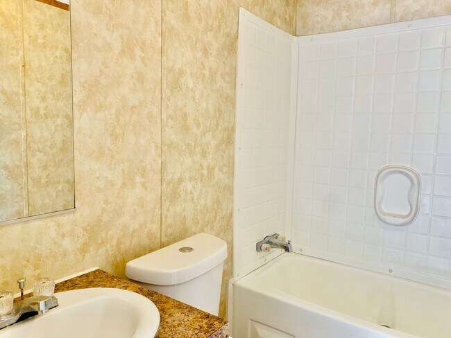 Building Photo - Cute 2 bed/2 bath mobile home in Opelousas