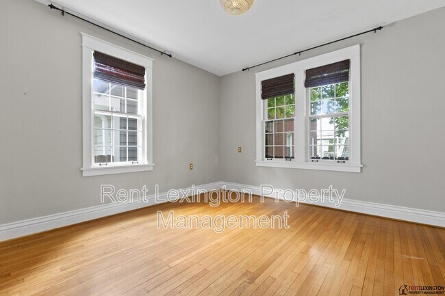 Building Photo - 1041 Fontaine Rd