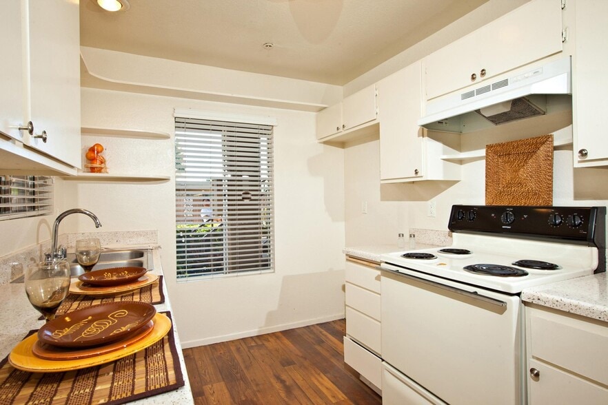 Building Photo - Elan Vista Alta