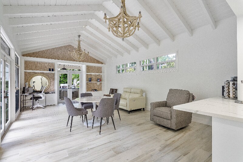 Building Photo - 411 Poinciana Dr