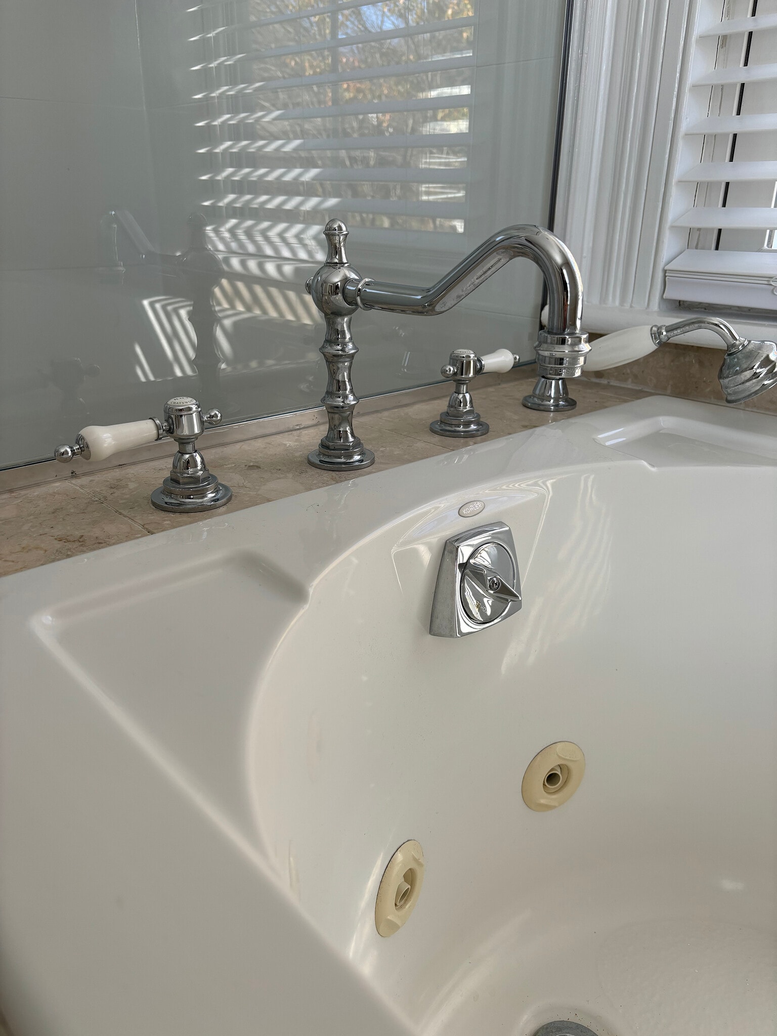 Tub Fixtures - 210 Echo Lake Rd