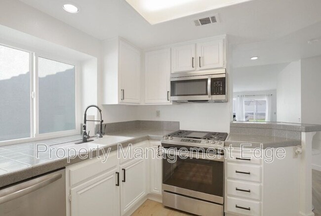 Building Photo - 41172 Geranio Cir