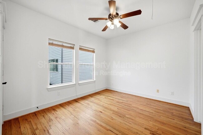 Building Photo - 2323 Sperber Ln