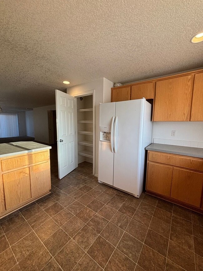 Building Photo - 3 Bed 2 Bath Home in Sage Point Area!