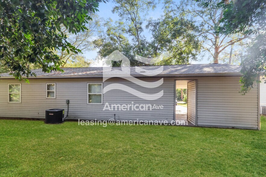 Building Photo - 245 Ward St