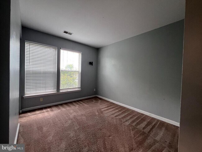 Building Photo - 9038 Falcon Glen Ct