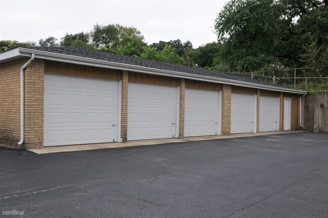 Primary Photo - 2171 Vernon Dr