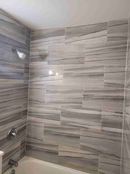 Building Photo - 2920 Washington St