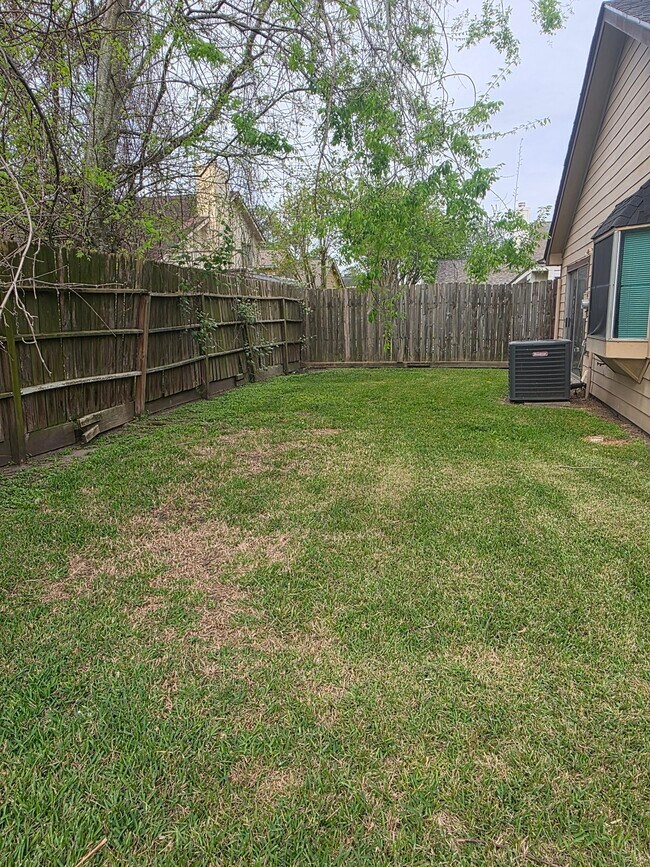 Building Photo - 7803 La Rochelle Cir