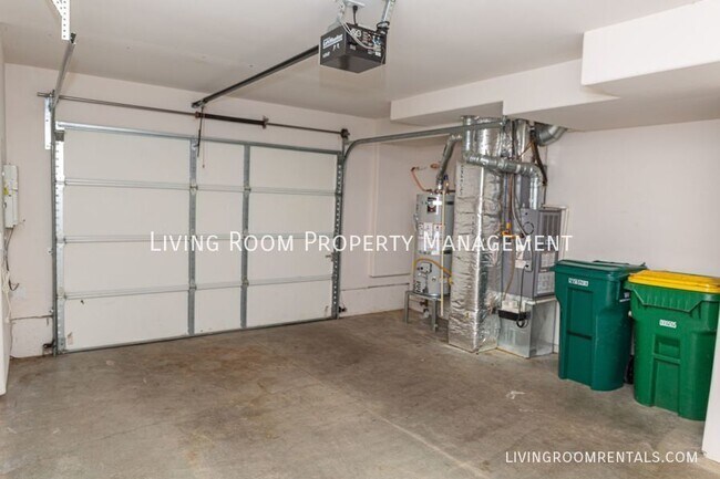 Building Photo - 1142 SW 162nd Ave