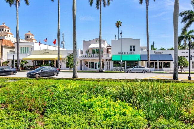 Building Photo - 255 Royal Poinciana Way