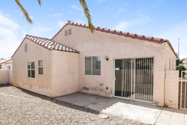 Building Photo - 832 Tollbrook Way