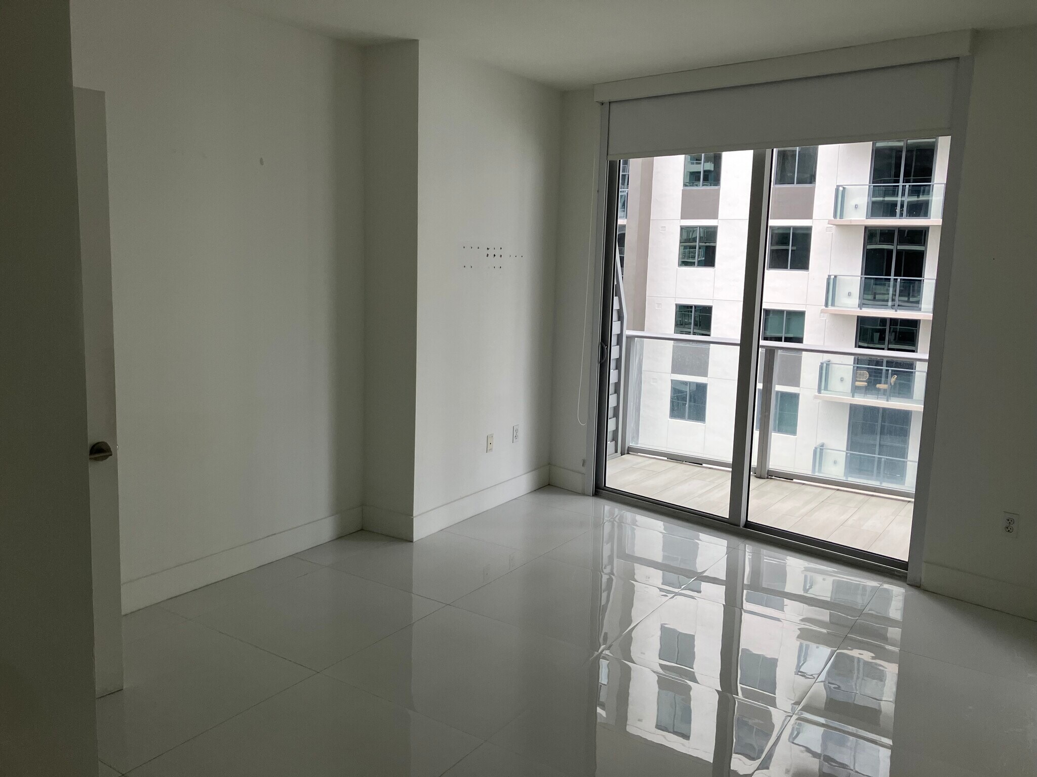 Building Photo - 1010 SW 2nd Ave