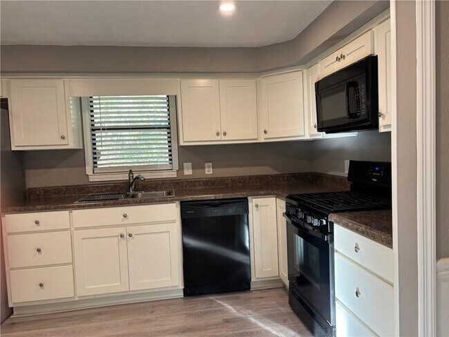 Building Photo - 209 Evans Cook Ct