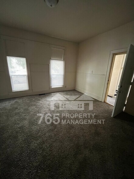 Building Photo - 603 S Main St