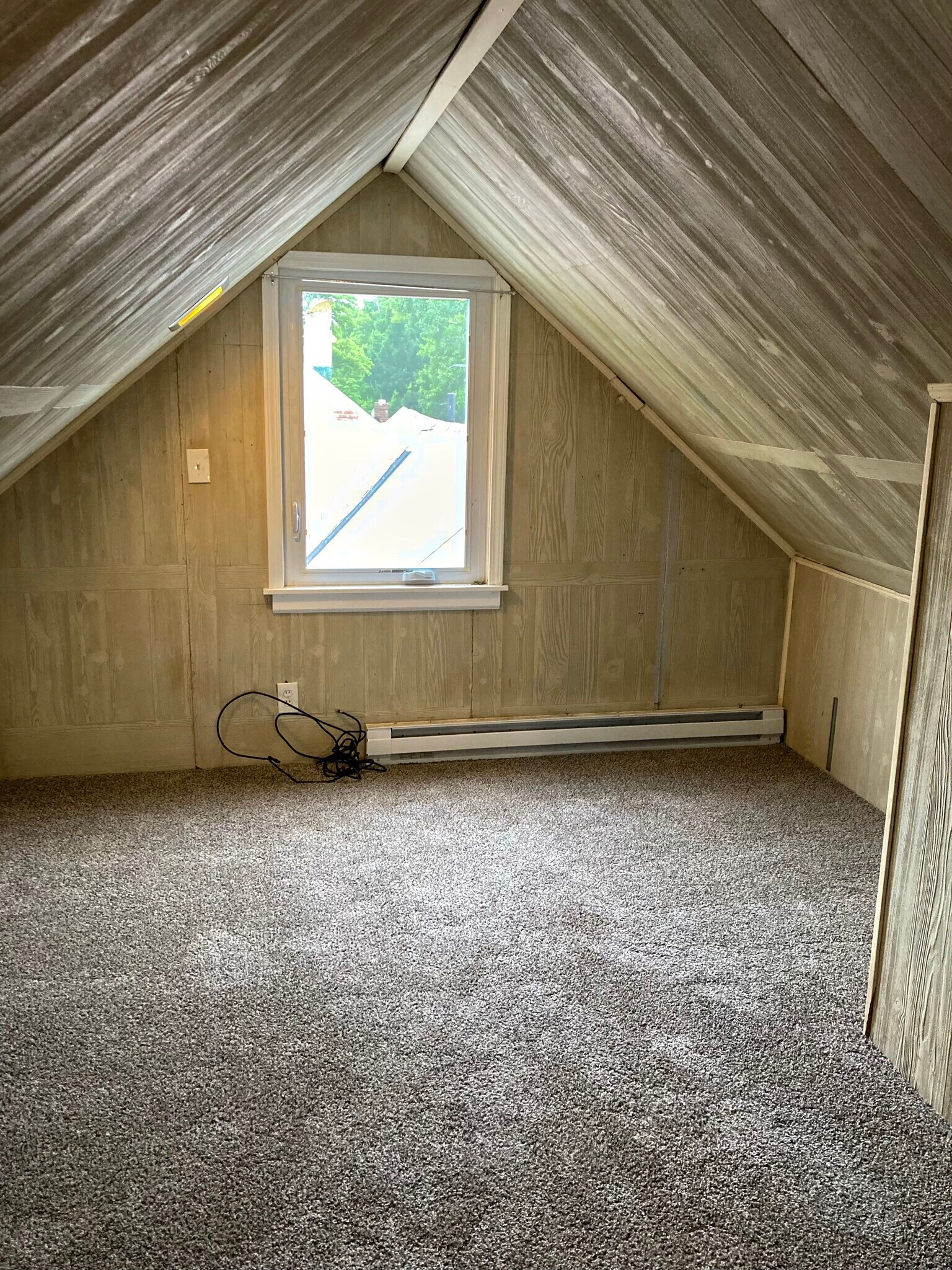 Upper Level Bedroom - 1121 Winston Rd