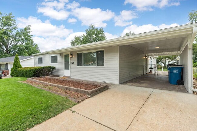 Building Photo - 11814 Flushing Dr