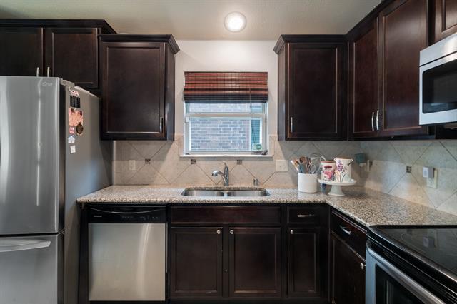 Building Photo - 1120 Cheyenne Dr