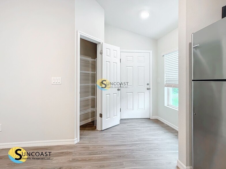 Building Photo - 1250 Navigator Rd