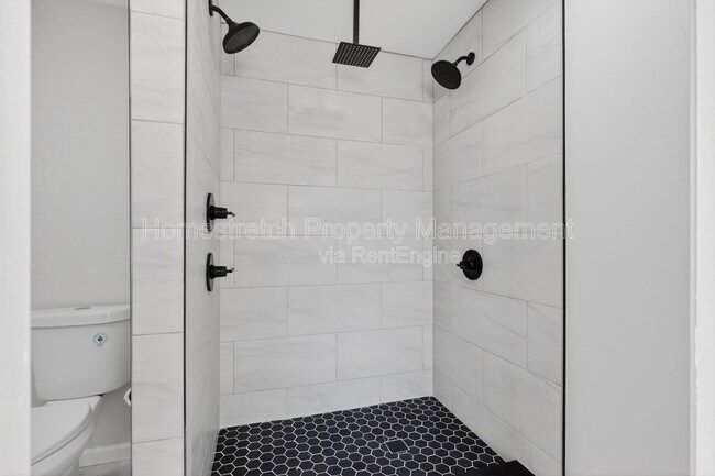 Building Photo - 4561 Laclede Ave