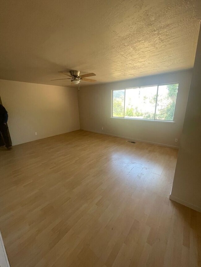 Building Photo - Available NOW!....Washoe Valley Family Hom...