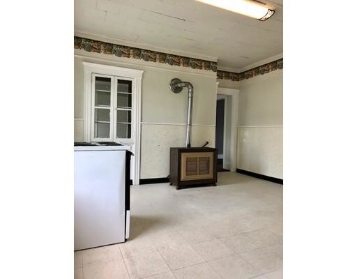 Building Photo - 32 Douglas St