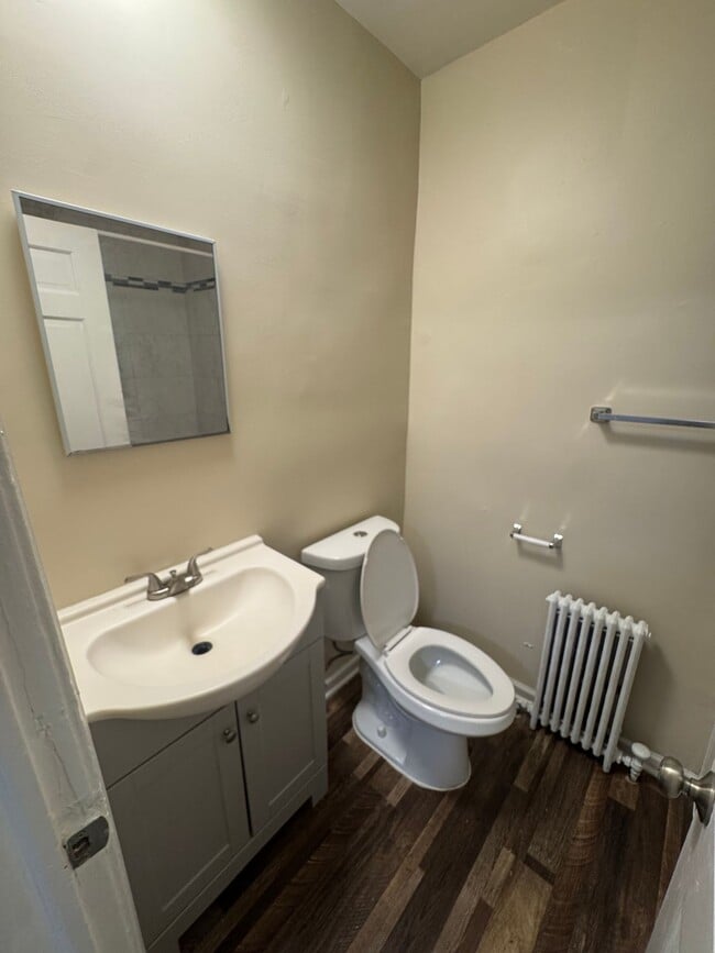 Building Photo - Move in Special! 2 Bed 1 Bath SE, DC