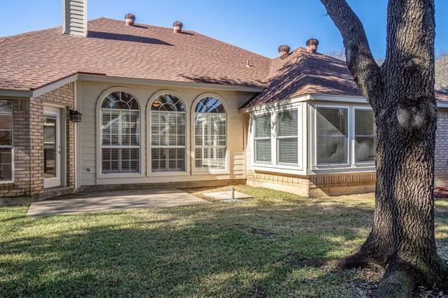Building Photo - 2724 Lakehollow Ln