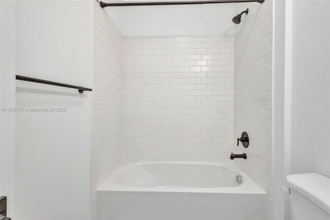 Building Photo - 301 Silver Sands Ln