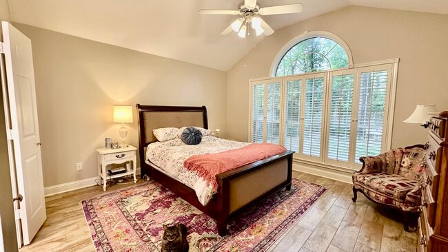 Building Photo - 3308 Oak Knoll Dr