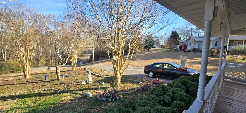 Porch View 1 - 1145 Ashley Ln