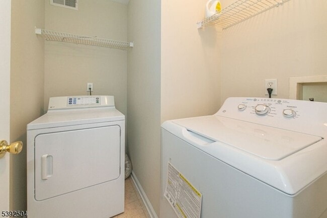 Building Photo - 36 Winding Hill Dr