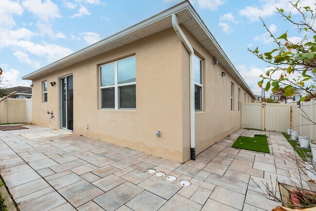 Building Photo - BEAUTIFUL UPDATED 4 bedroom home in great community!