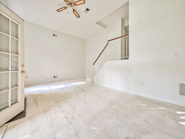 Building Photo - 1339 Templeton Pl