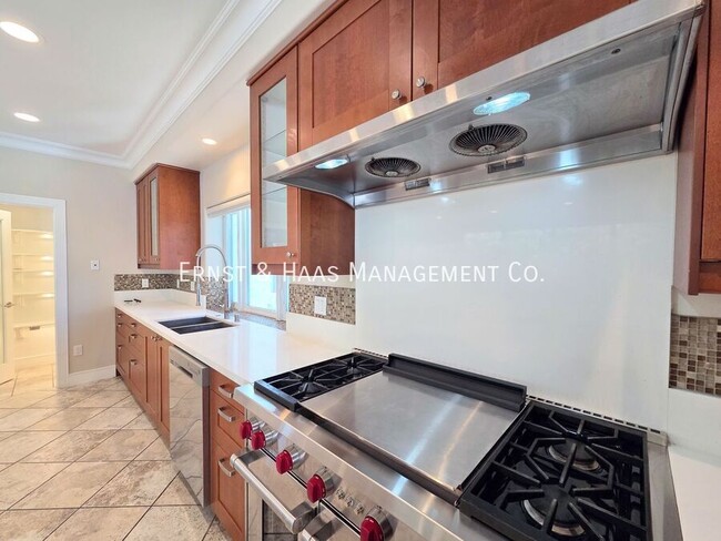 Building Photo - 1848 Benecia Ave