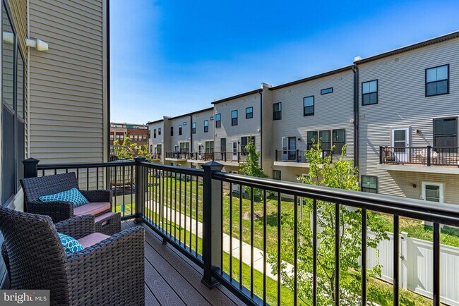 Building Photo - 2705 Evansgreen Dr